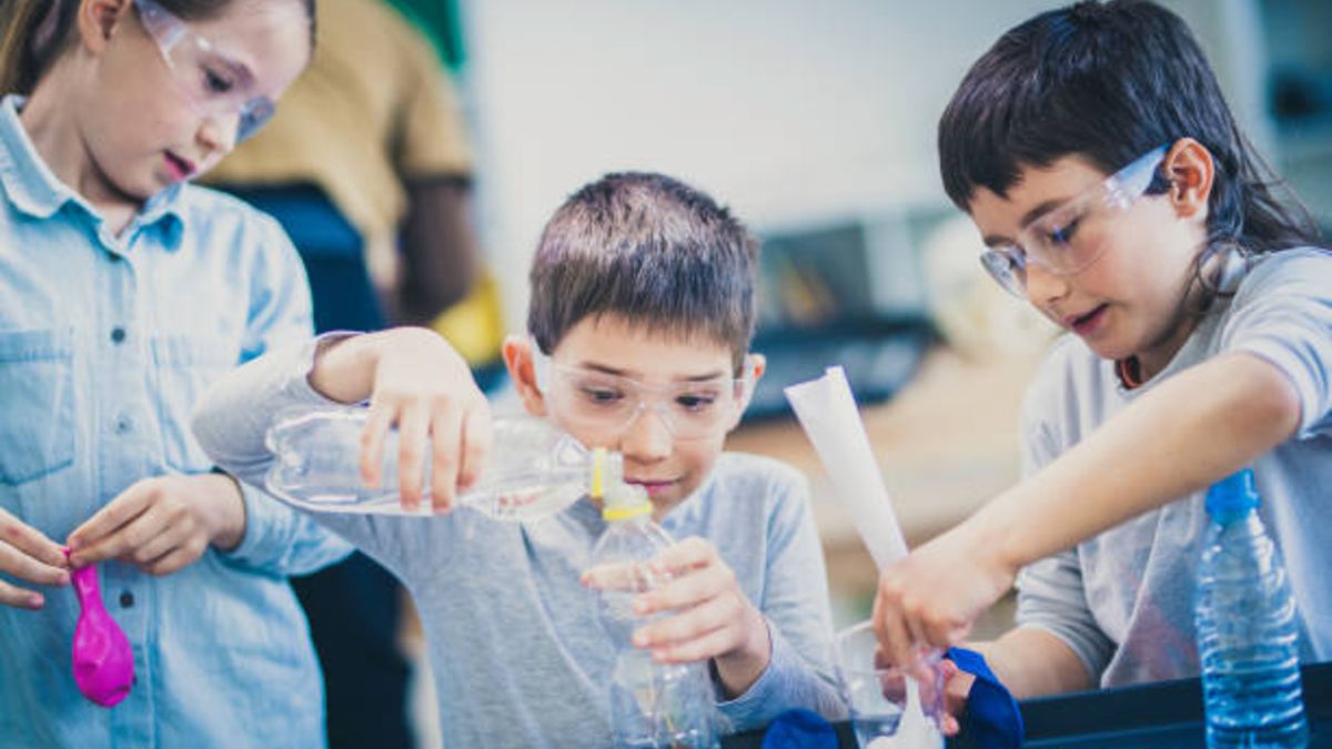 Experimentos con agua para hacer con los niños en verano