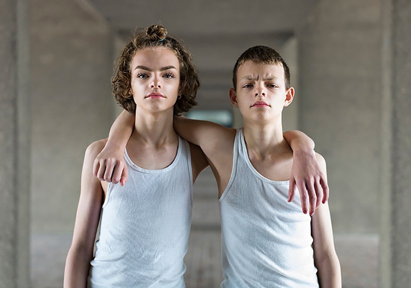 photographs of twins capture how alike (and different ...