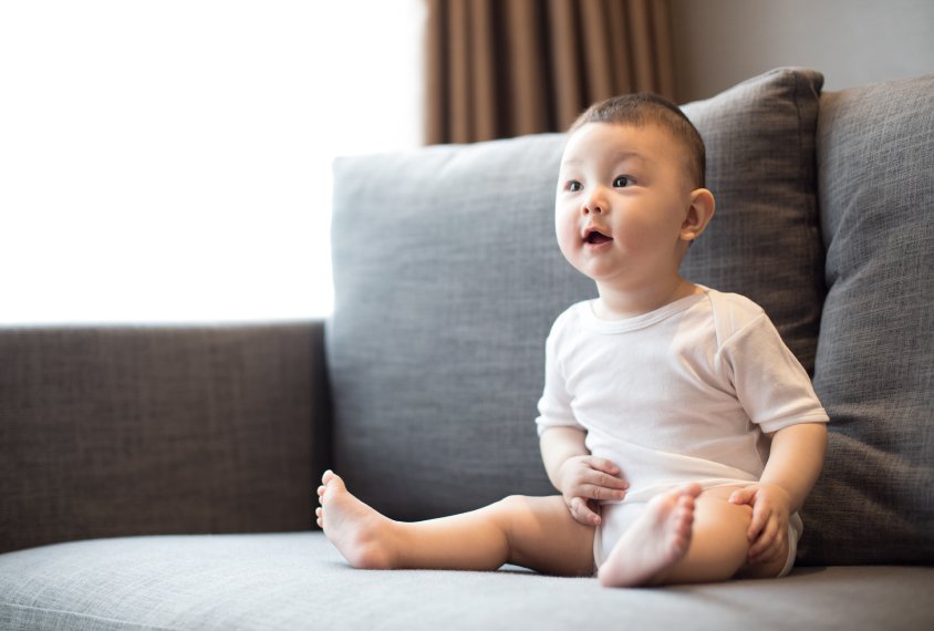 Signs of autism emerge early in babies with related ...
